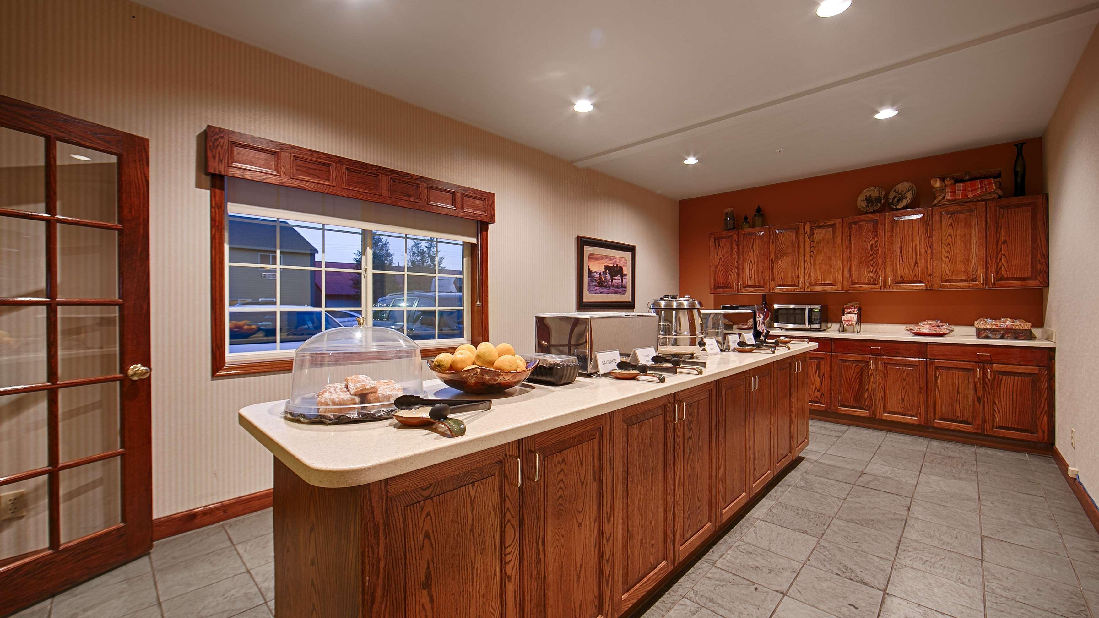 Best Western Desert Inn West Yellowstone Buitenkant foto
