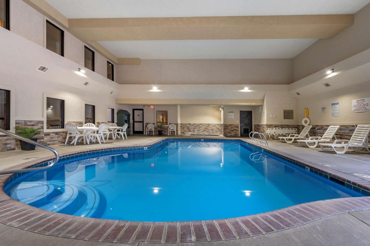 Best Western Desert Inn West Yellowstone Buitenkant foto