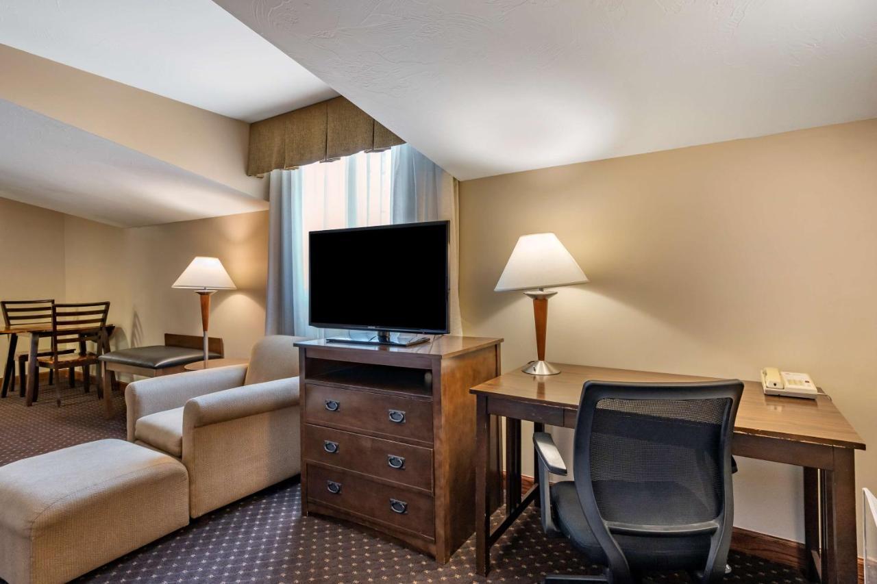 Best Western Desert Inn West Yellowstone Buitenkant foto