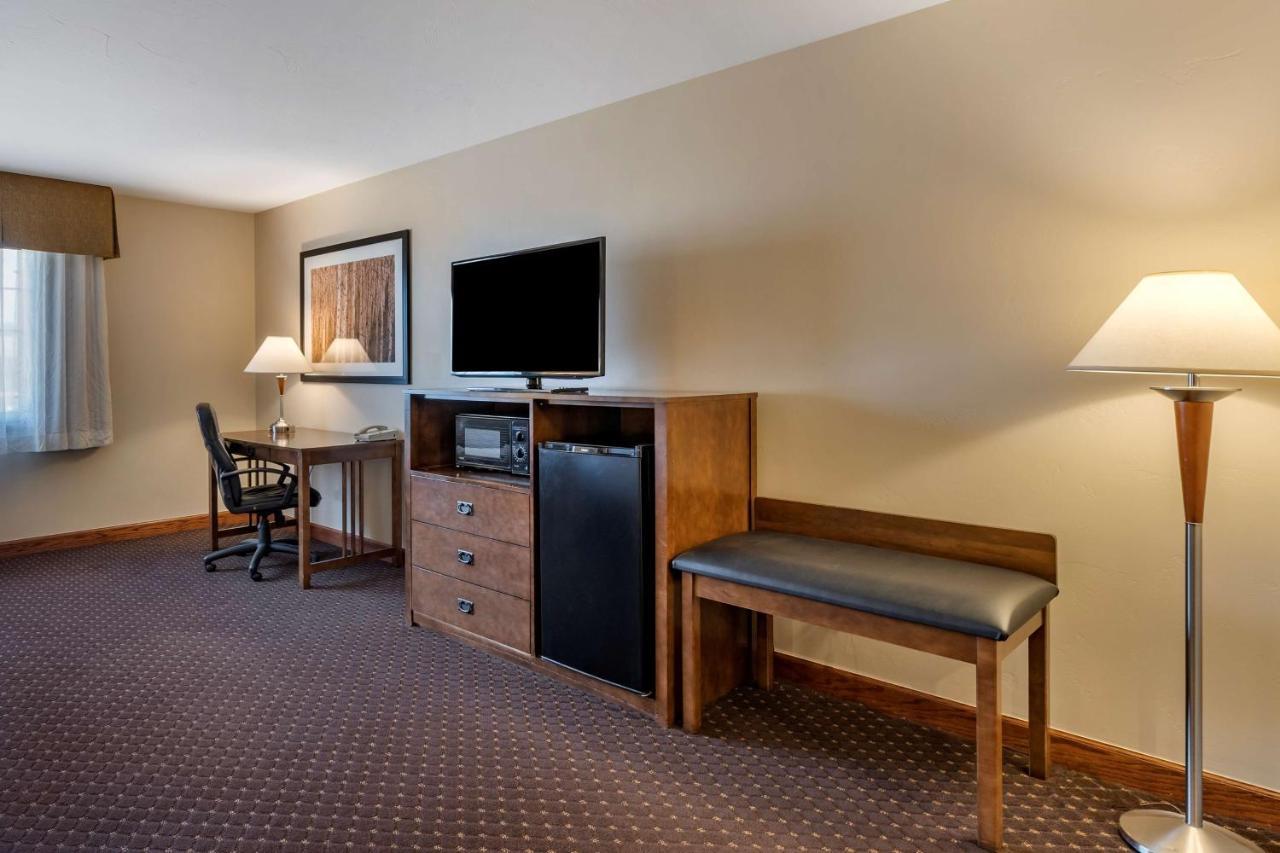 Best Western Desert Inn West Yellowstone Buitenkant foto